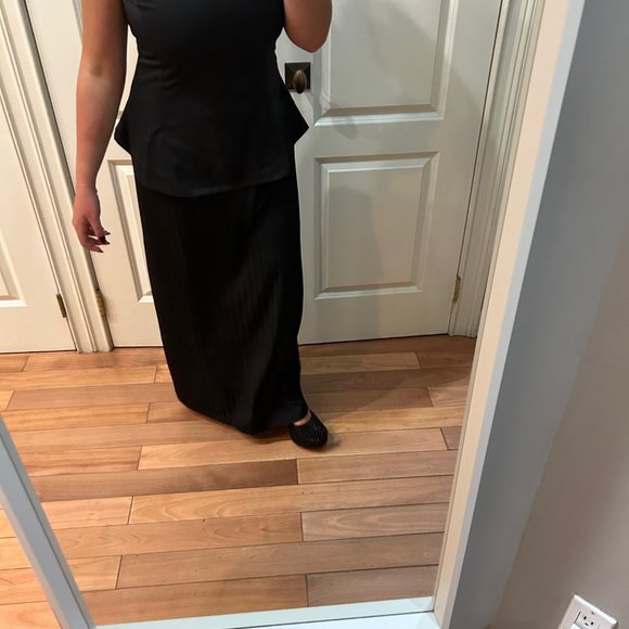 Nice to mee you. XL . BLACK PEPLUM DRESS - Picture 3 of 7